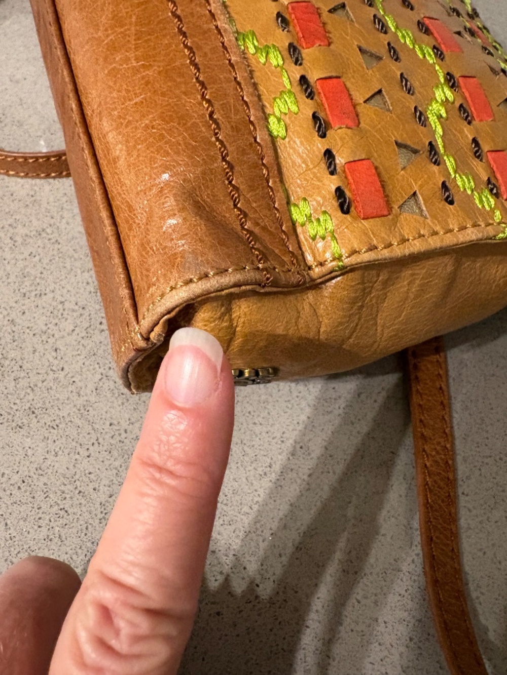 The Sak embroidered / woven leather crossbody bag - Picture 10 of 12